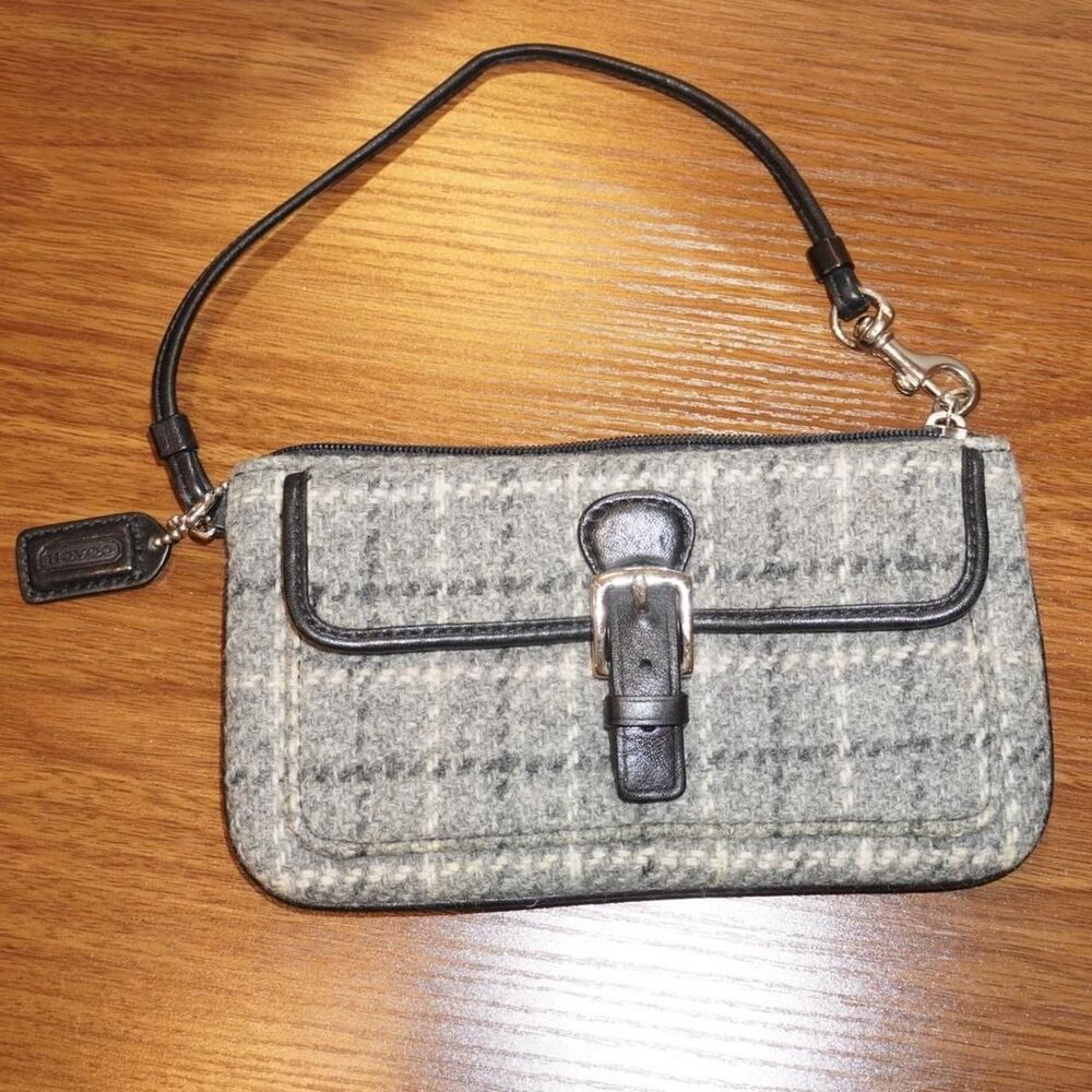 Coach Women's Grey and Black Wallet-purses